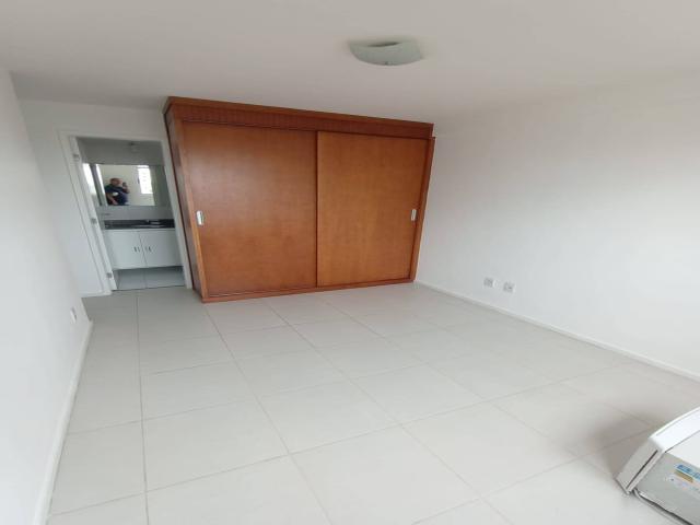 #1696 - Apartamento para Venda em Campos dos Goytacazes - RJ